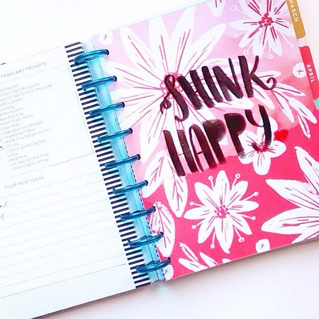 theshinynest's tweet photo. Setting up my February planner dash! Think happy 🎀💕🤗
#thinkhappy #brushlettering #plannerlettering .
.
.
.
.
#plannerlove #thehappyplanner #embracethediscs #happyfebruary #handlettering #brushlettered #plannernerd https://t.co/XYwDgfR9fX