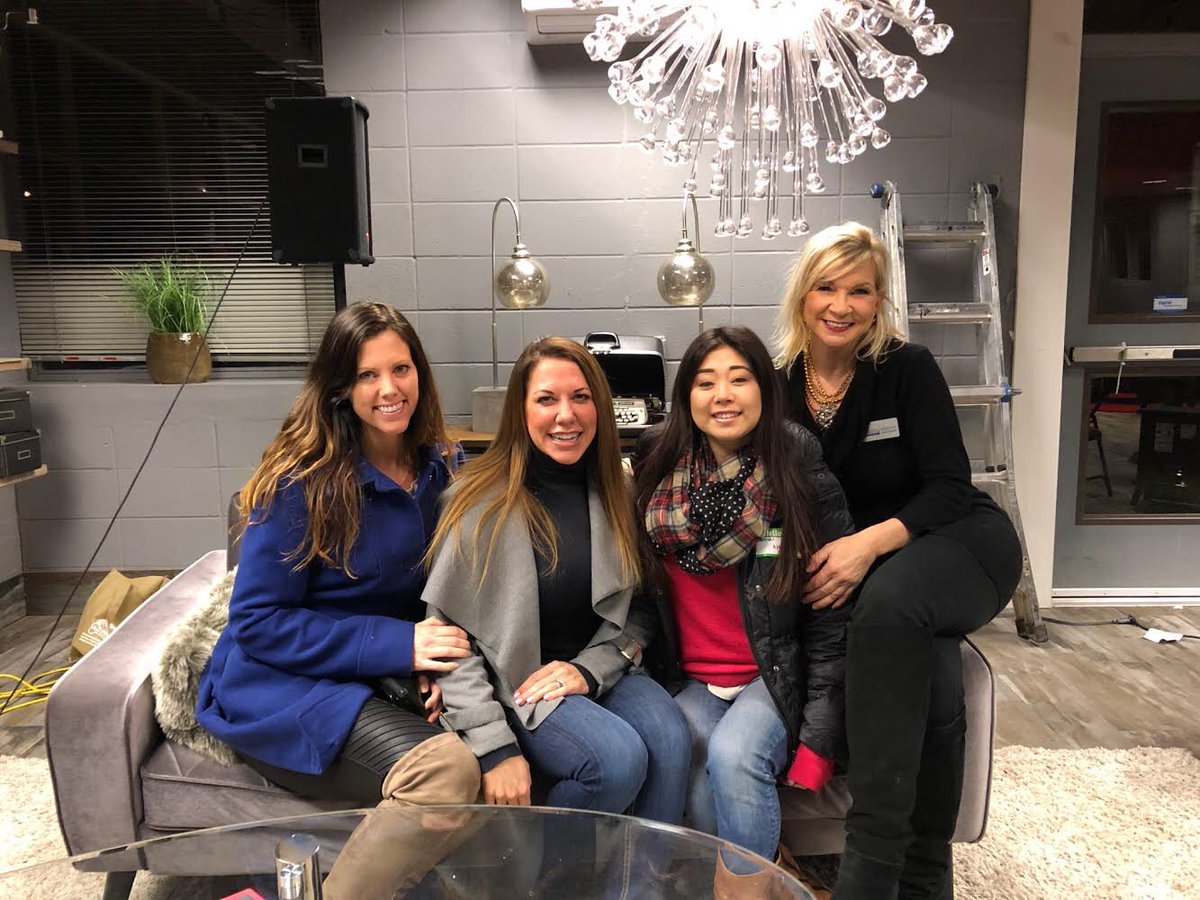 amandahowardsir's tweet photo. https://t.co/G2DHDgJev0 wrote an incredible article about Urban Engine, an amazing opportunity for networking and startups. Amanda Howard had the pleasure of speaking there recently, sharing her successes and pursuits! #ahre #winning #UrbanEngine
https://t.co/dWJQWEVbgW https://t.co/Lvu5k6eqV2