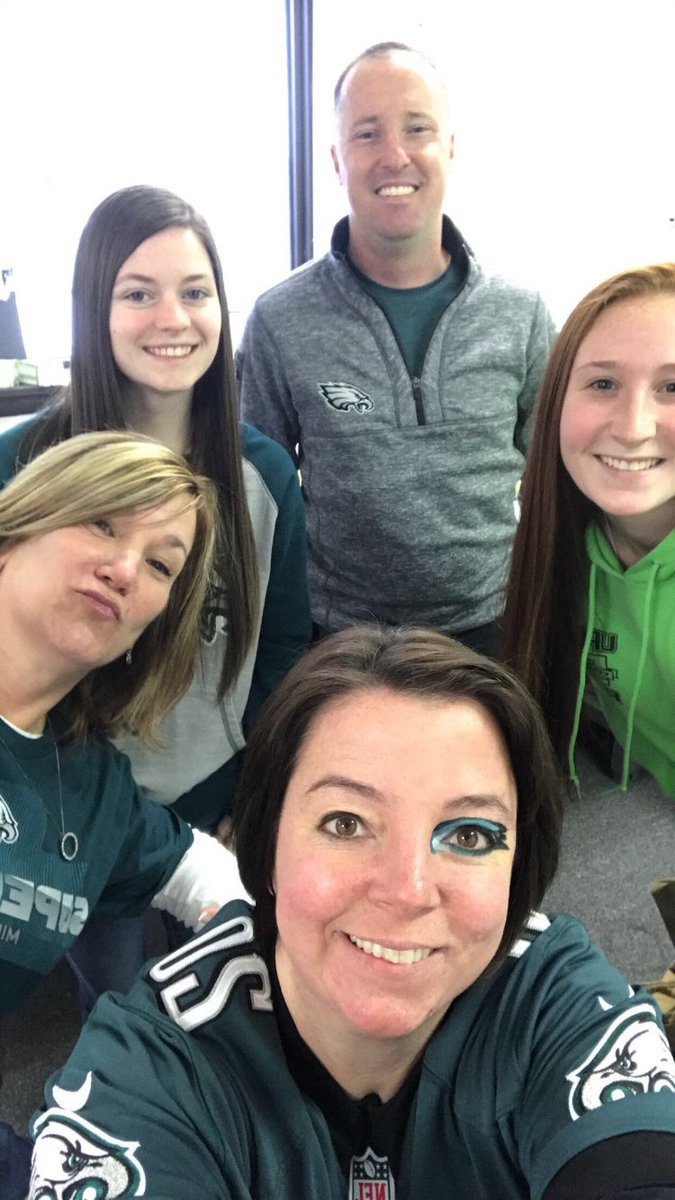 ChoiceCleanGear's tweet image. Team CleanGear is bleeding green and supporting our Eagles!  
#PhiladelphiaEagles #FlyEaglesFly #SuperBowl #GoBirds #BleedGreen #EaglesNation