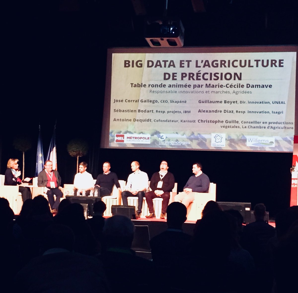 destailleurs's tweet photo. 🤖 Les technologies ne remplaceront pas l’intelligence humaine, celle du paysan, mais elles interviendront en complément dans le sens d’une intelligence augmentée. #MBADMB #AgTech #InnovAgTech #Willems https://t.co/q7O4nhGRY5