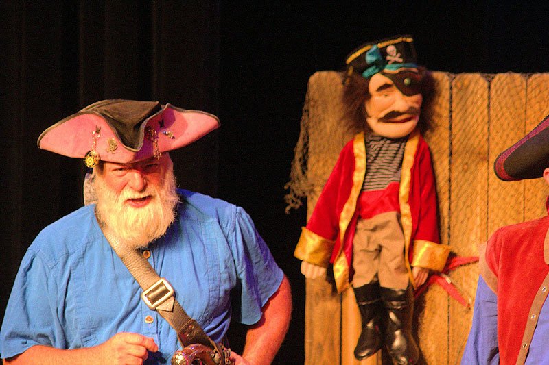 TheBilgePumps's tweet photo. On today's #WeekendWayBack, we return you to #PiratesOnThePrairie IV, where we joined forces with the Bard O'Neill and were declared the official Pirates of Grand Prairie!
https://t.co/3KF7hnkiaP https://t.co/JddrCmRGFR