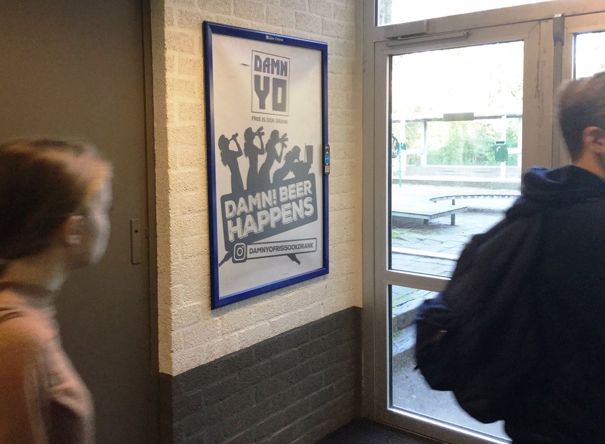 Damn Yo #Fris is ook #drank. Bereik de #middelbare #scholieren ook via onze #Schoolboards in #Eindhoven