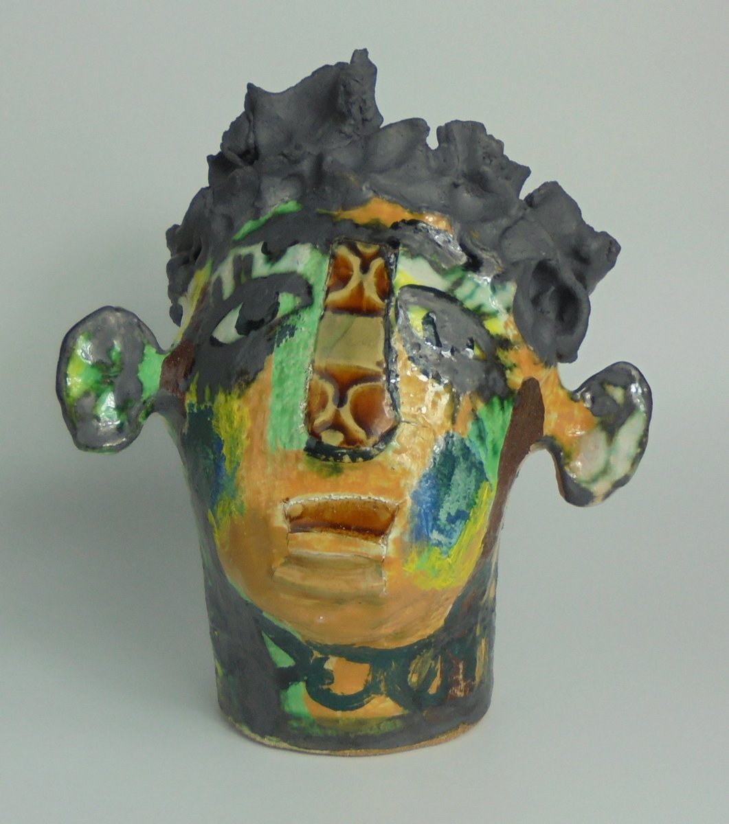 happyart100's tweet photo. #Ceramics exhibition, Women's Talk is at @lgac_tweets Llantarnam Grange from 3.2.2018 - 17.3.2018.  Based on #conversations Mary Jones has had with #women she has only met briefly, knows well or in some cases has known a life time which have had an impact on her. #womenstalk https://t.co/dNeFNLo08N