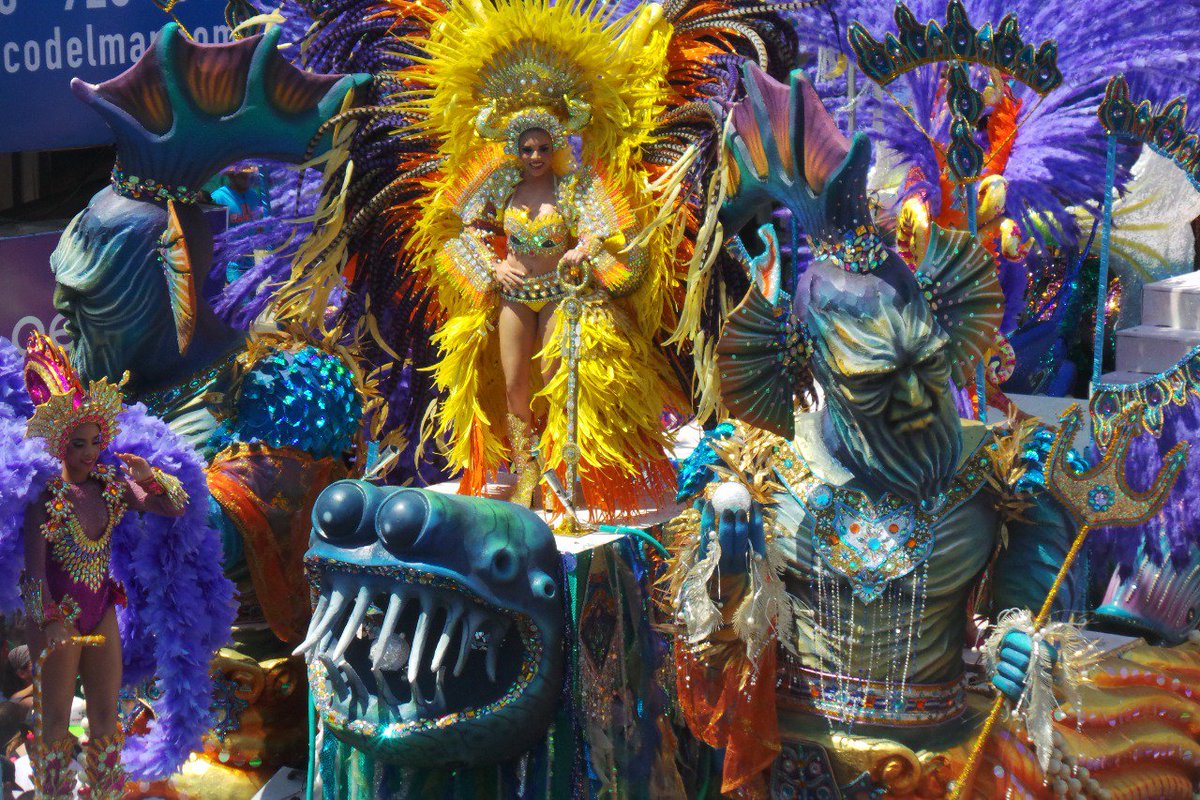 Revosh_Fest's tweet photo. La magia del arte y la fantasía que adornan las fiestas de Carnaval, únicas de la tradición Tableña y podrás disfrutarla desde el mejor SPOT #MegaEstructuraVIP 🎉 😎 🎉 RevoshFestLasTablas2018
#MeteleRevosh BOLETOS A LA VENTA EN @TicketplusPTY https://t.co/76Z23XOV5A