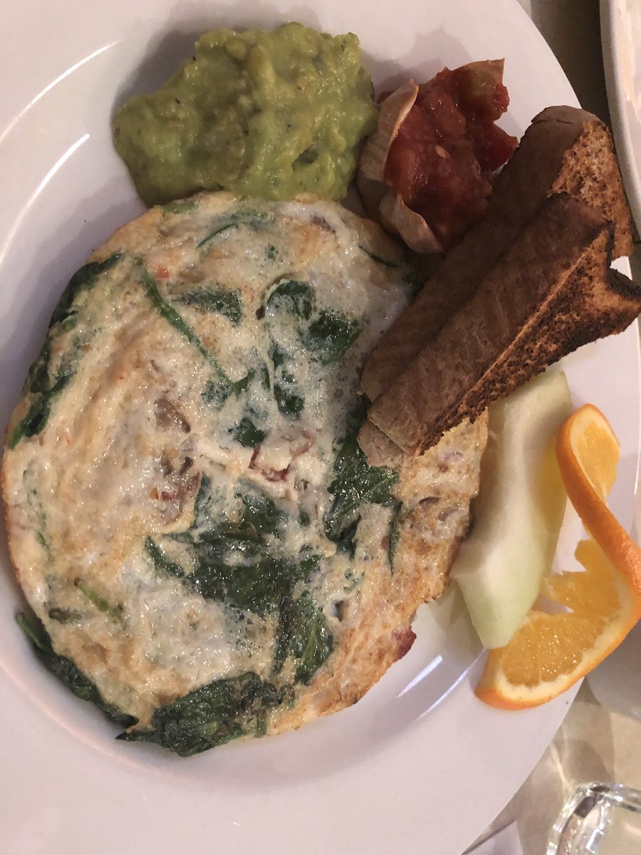 BurnbraeFarms's tweet image. Today’s breakfast @Boom_Breakfast, very tasty egg white omelette with guac and fruit. Enjoyed every bite. #SimpleResolutions