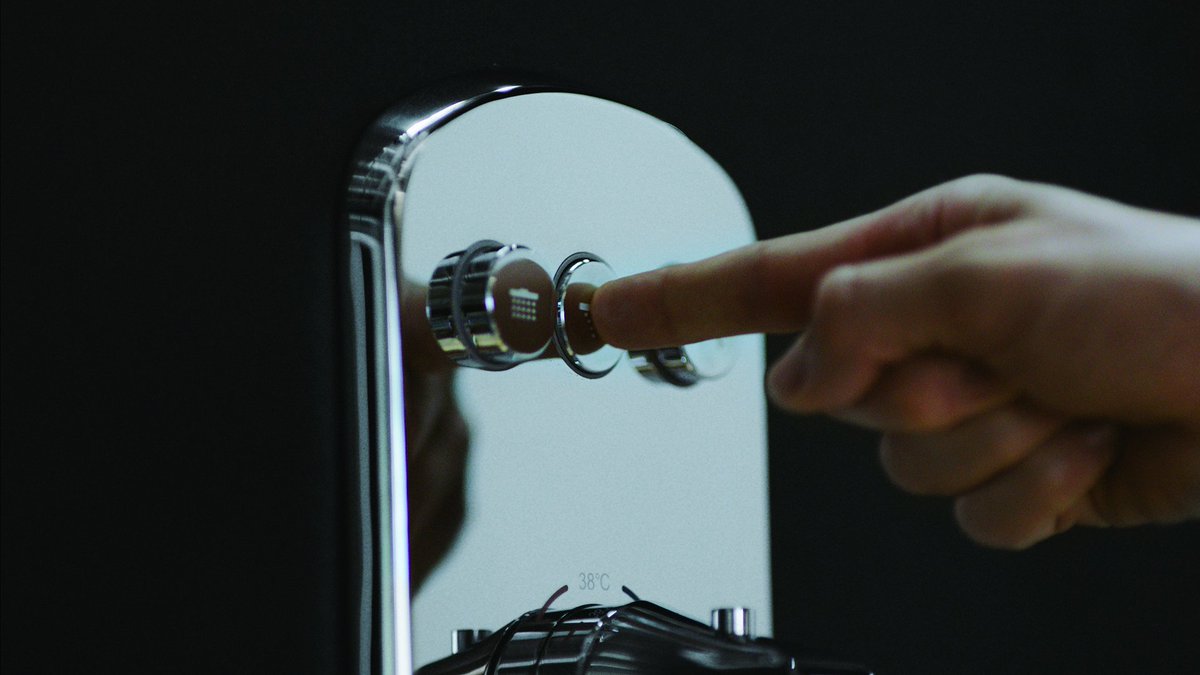 Flova_UK's tweet photo. It's buzzing in the office today! #FridayFeeling 
Perhaps it's because we get to share a cheeky shot of our new GoClick showering technology! Click &amp; Go - have instant flow! 
Easy to install &amp; user friendly. Don't believe me? Come find us at @kbblive and we'll prove it to you! https://t.co/wbeEX1727y