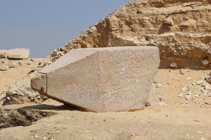 archaeologymag's tweet image. The top portions of two obelisks that would have stood at the entrance to the funerary temple of Queen Akhnespepy II, one of the most powerful female leaders of Egypt’s Old Kingdom, have been found at the Saqqara necropolis  archaeology.org/issues/283-180…