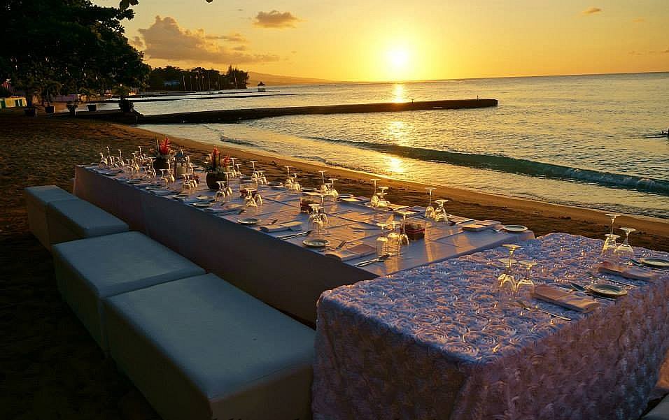ChiavariChairCo's tweet photo. Get inspired for your special event! We ship to any country. Here are some amazing images from #jamaica taken by our good friend #weddingplannerplusjamaica showcasing some of our products in action. 😍 https://t.co/gQc3tXyLdb