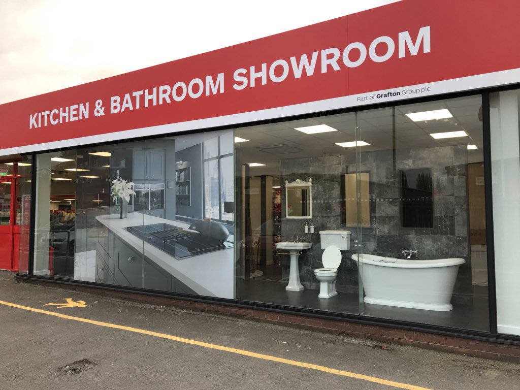 Buildbaselondon's tweet photo. Need a kitchen or a bathroom pop into Buildbase Epsom our displays are taking shape #makingbuildbasebrilliant https://t.co/YW7OxtKOGb