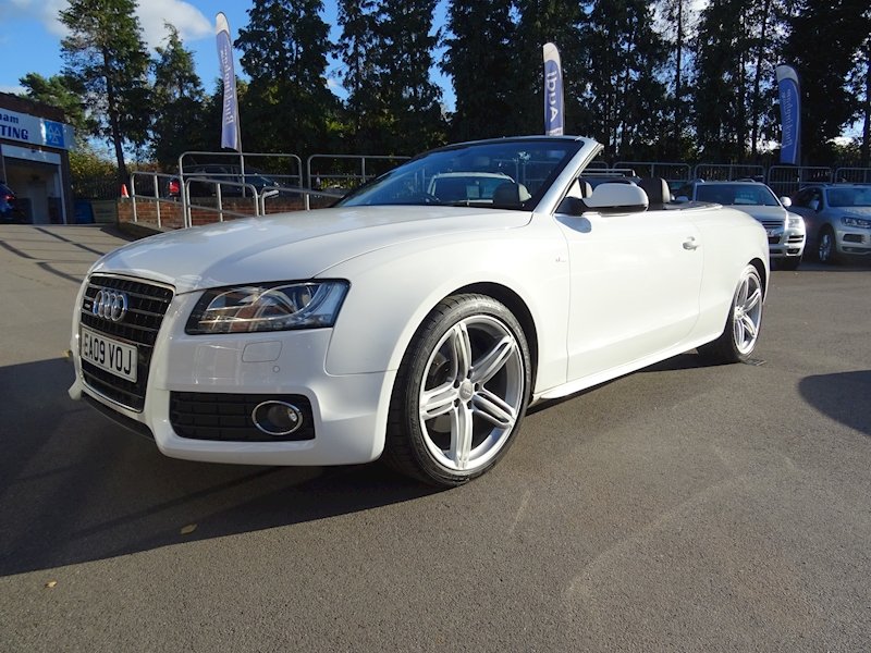 BuckinghamofGui's tweet photo. A5 Cabriolet In Ibis White, Red Soft Top And Fine Heated Electric Nappa Leather Upholstery. Factory Upgrades Include HDD Satellite Navigation Plus,  Sports Differential, Interior Light Pack. Low Mileage Full And Comprehensive Audi Service Record. https://t.co/faLyiZj3f3