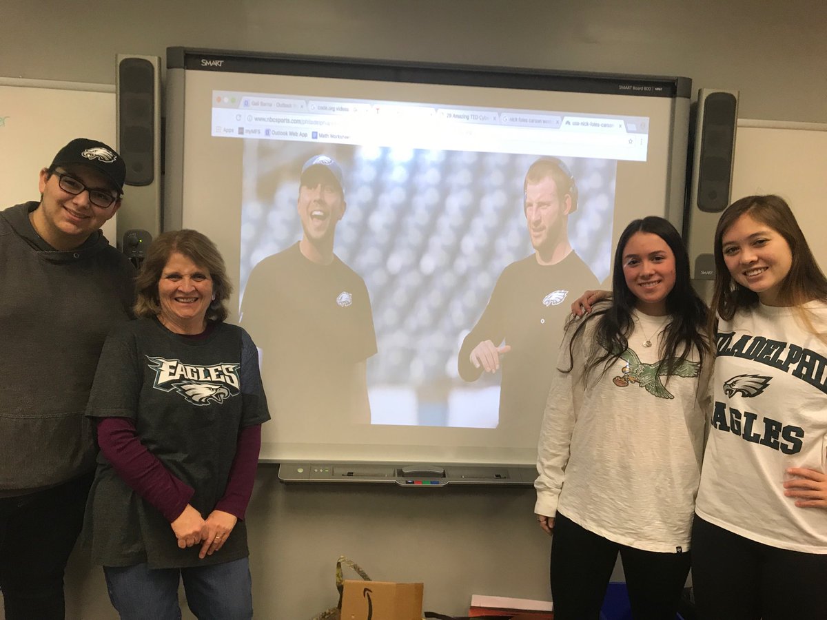 gbarnaMFS's tweet photo. Getting ready to support our guys!
#goeaglesmfs @mfswordsworth @mfswordsworth https://t.co/Ln31W9CpLr