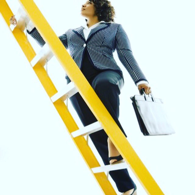 FlorenceMusengi's tweet photo. Introducing #ClimbWithHer2018 as my theme for this year. Encouraging every woman in a higher position to take another woman by the hand and climb the ladder of success with her. Because success is all about growing others. #WalkInTheOverflow https://t.co/4m0eXXxAYW