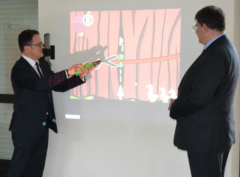 ac_orleanstours's tweet photo. Lancement officiel du #defiweb du Loiret à Charmont en Beauce pour les élèves du CP à la 6ème en présence de Philippe Ballé, Dasen du Loiret et Pierre Cauty, délégué académique au numérique https://t.co/dbJyULjCVO