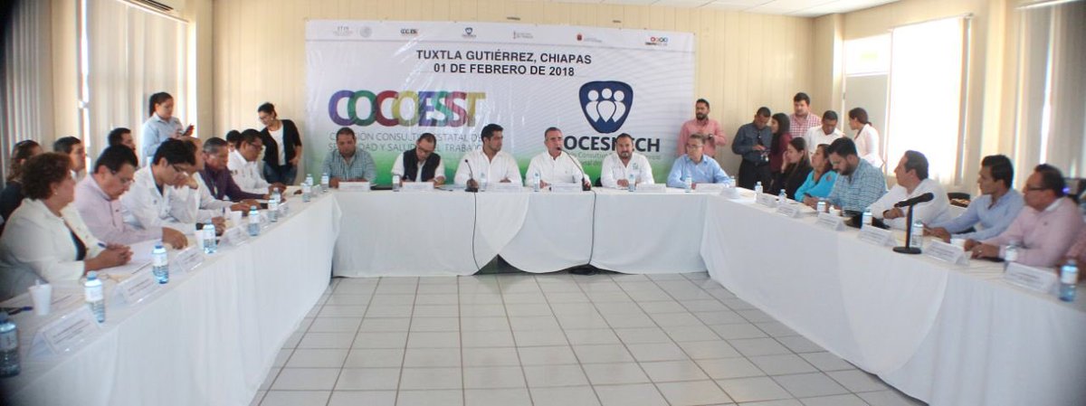 SEyTChiapas's tweet photo. #Nota: Impulsa Gobierno del Estado acciones conjuntas para la seguridad y salud de los trabajadores.
El secretario del Trabajo @fcozorrilla1 calificó de productiva la realización de la Primera Sesión Extraordinaria 2018 de las Sesiones de la #Cocoesst y #Cocesnech. https://t.co/0hCkwtggoW