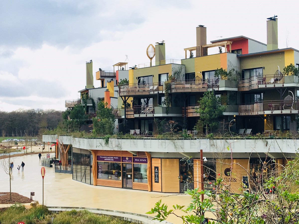 De passage <a href="/villagesnature/">villagesnature</a> pour le week-end ? Les équipes @PVCImmo vous accueillent sur la Promenade du lac et vous font découvrir les avantages d'un investissement #immobilier sur ce site unique à 30min de #Paris bit.ly/2E8jnTS