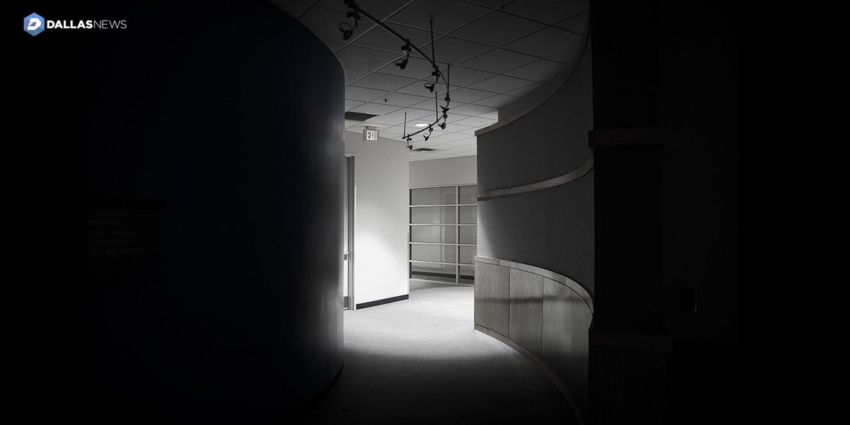 dallasnews's tweet photo. 8/ The hallway on the second floor of El Centro College became a war zone in the #DallasStandoff. A few sheetrock walls were all that separated the SWAT officers from the gunman. https://t.co/ufwVPwIBnK https://t.co/Pv8wIbXfjL