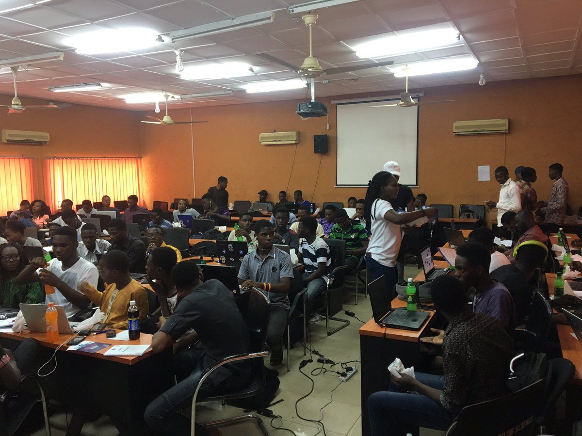 GO54_hq's tweet photo. We are live at #HACKOKA #forLoopUnilagHACKOKA and it's getting hot in here. https://t.co/WDEzSu4dMO