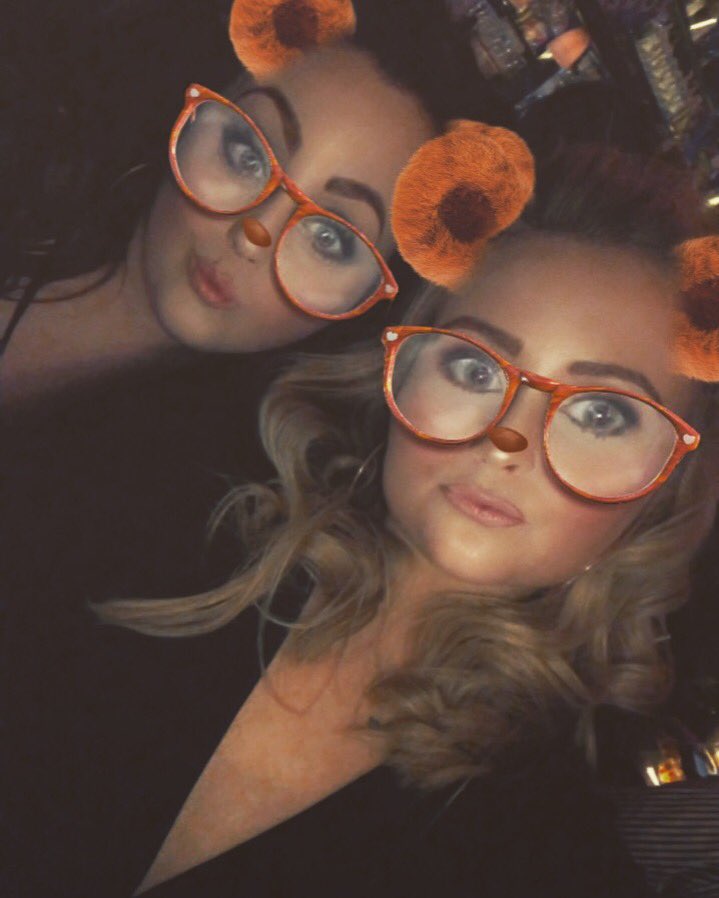 LaurenSkidmore4's tweet photo. 🐻🤓💜
#Newcastle #upon #Tyne #Nightout #Dirty30’s #SarahBday #Celebrations #Cocktails #Bestfriend @RevolutionBars https://t.co/xcrXNFiCys