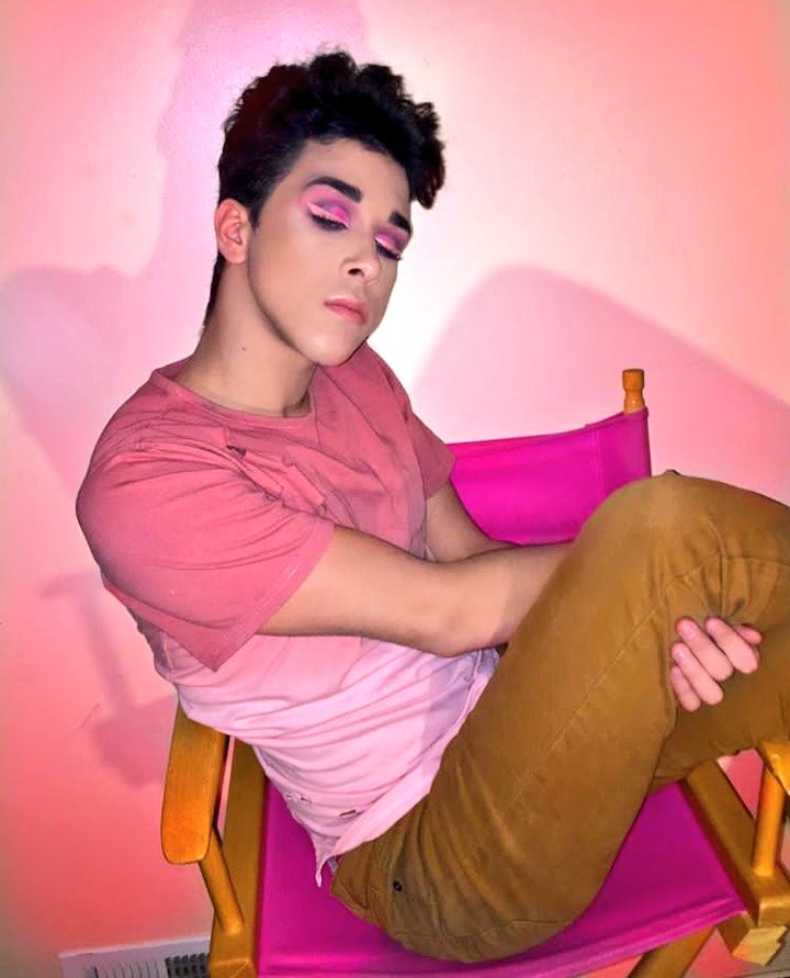 About The Owner

Name: William H
Age: 19
Passion: Makeup 
Pass time: I'm a drag queen, making makeup tutorials