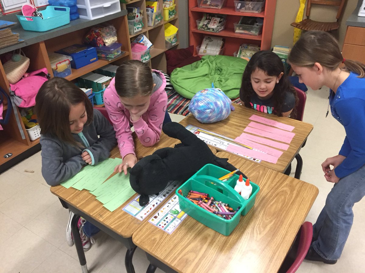 CyprusGE's tweet photo. Fourth grade teaching first grade time order words and sequencing for brushing teeth! @ellisorbulldogs @MagnoliaISD #buddystudy #teamworkmakesthedreamwork https://t.co/xKlR2jlvkz