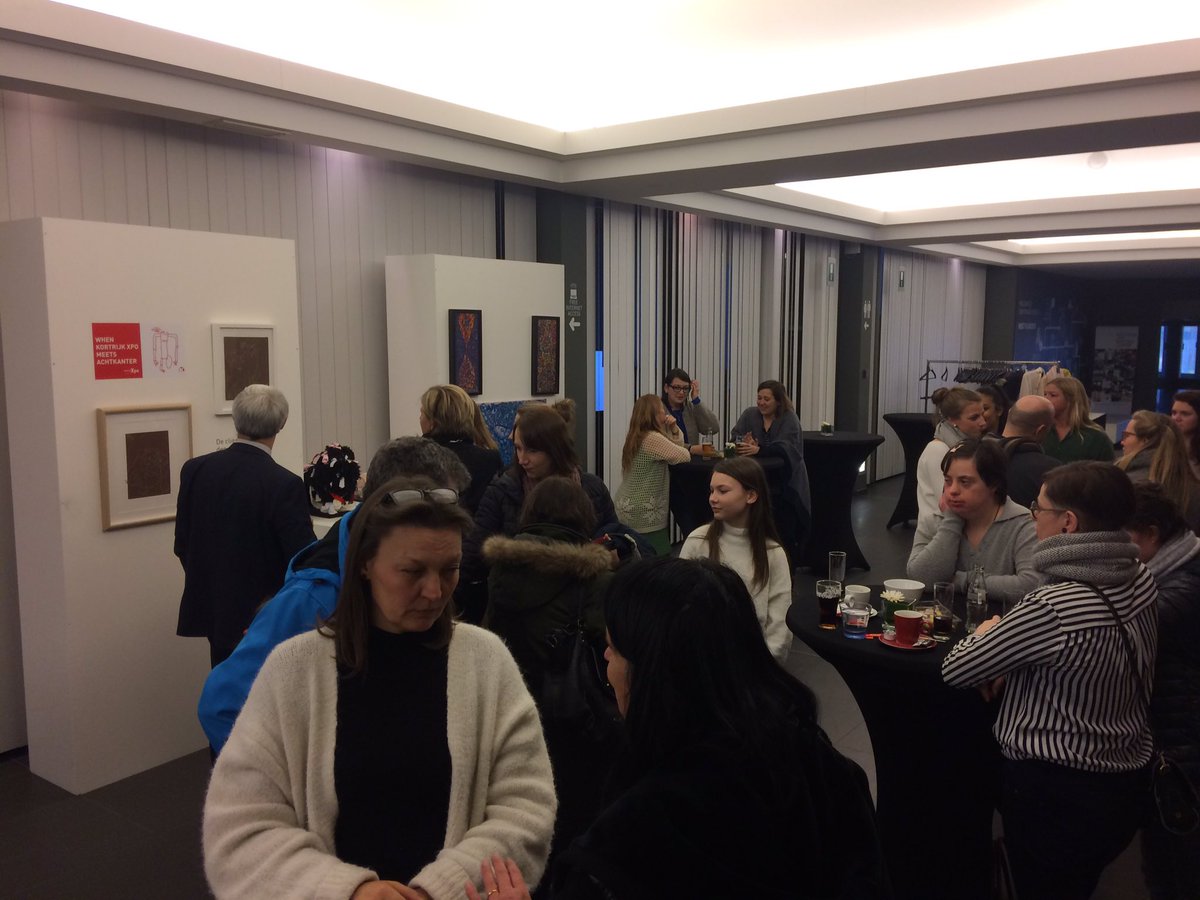kortrijkxpo's tweet photo. Trotse gezichten van de artiesten op de opening en VIP moment van de expositie van den achtkanter. Nog te bezoeken in het Meeting Center tot eind oktober 2018. #denachtkanter #insidekortrijkxpo #whenkortrijkxpomeetsachtkanter https://t.co/8o6UMUDIii