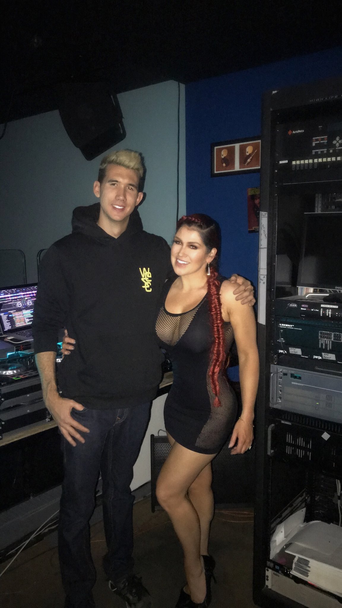 What a great night it was @TheNerdLV with @officialjackel and @iamnikkiphoenix #houseofphoenix #thenerdlv #thenerd #cosplay #cosplaygirl #nerdygirl #dj #djlife #music #musician https://t.co/35n9dg9qBd