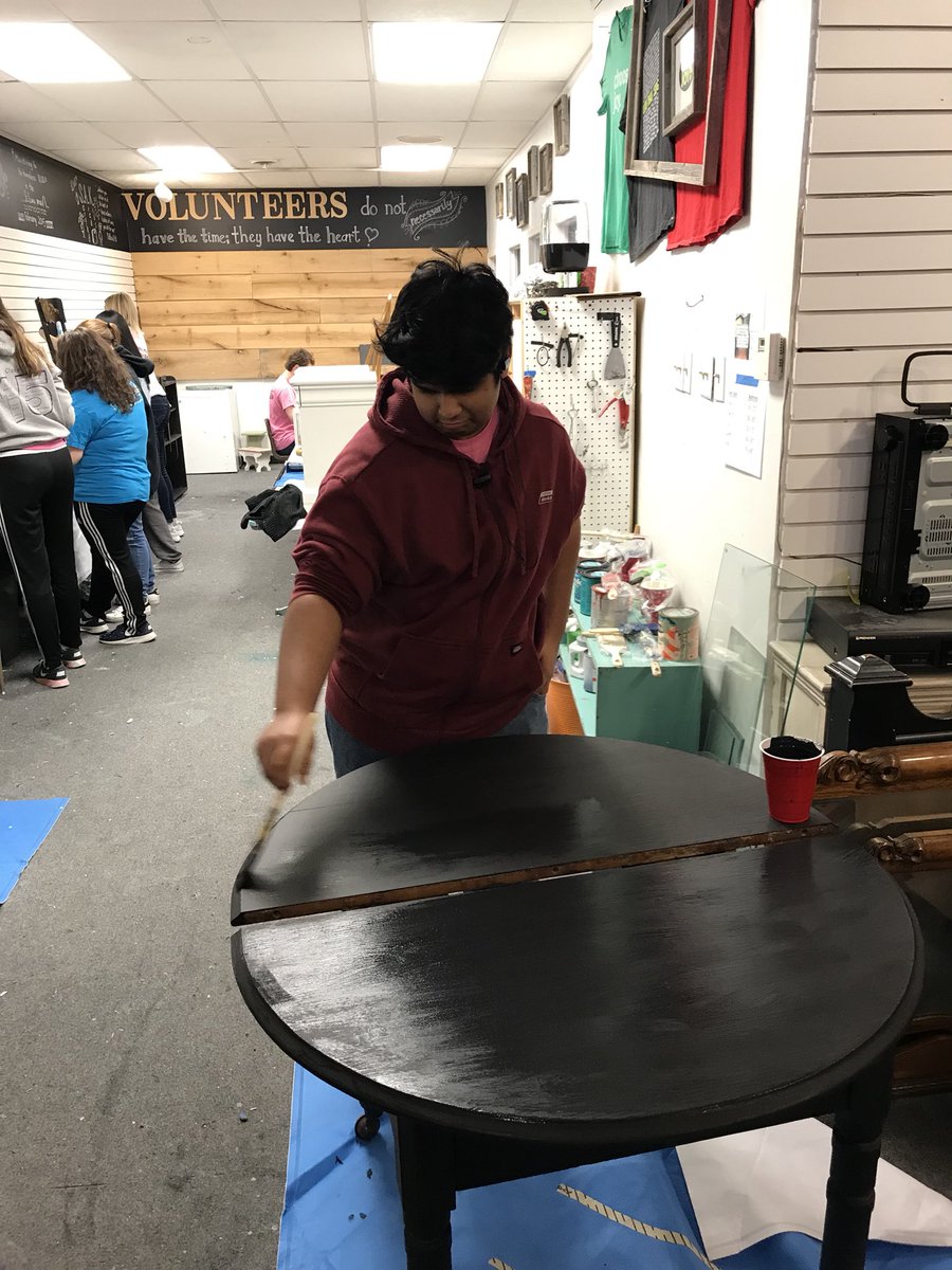 StRoseHouse's tweet photo. Service Day In Action!! #StRoseRocks #GriffinServiceDay2018 #ServingtheCultureOfLife #FMCHS https://t.co/QD3dlzIG9j