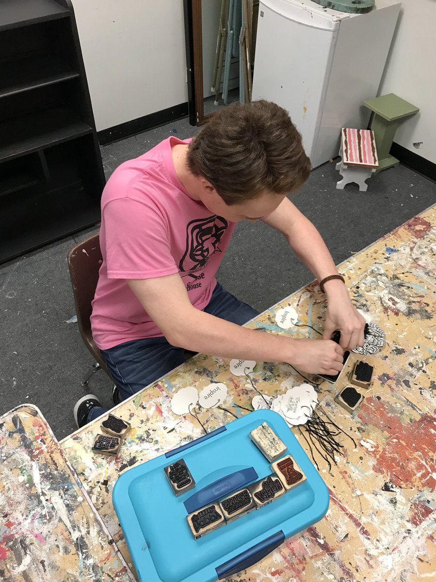 StRoseHouse's tweet photo. Service Day In Action!! #StRoseRocks #GriffinServiceDay2018 #ServingtheCultureOfLife #FMCHS https://t.co/QD3dlzIG9j