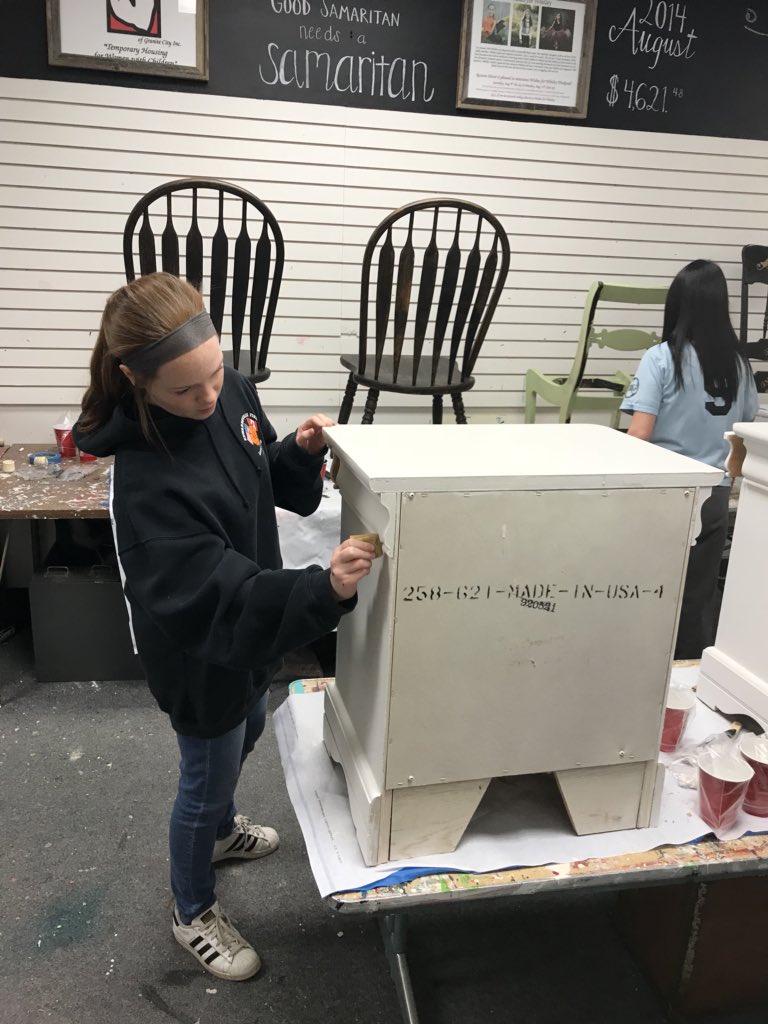 StRoseHouse's tweet photo. Service Day In Action!! #StRoseRocks #GriffinServiceDay2018 #ServingtheCultureOfLife #FMCHS https://t.co/DH2v4Wh6Os