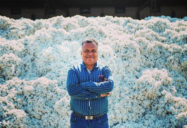 uktshirtprint's tweet photo. At the plant where raw #cotton is processed. The useful fibres are separated from the seeds, some of which is then turned into cow feed. 🐄

Choosing #organic can make a meaningful difference to people working at every stage of the supply chain, and creates a higher-quality p… https://t.co/BCDsJu4g94