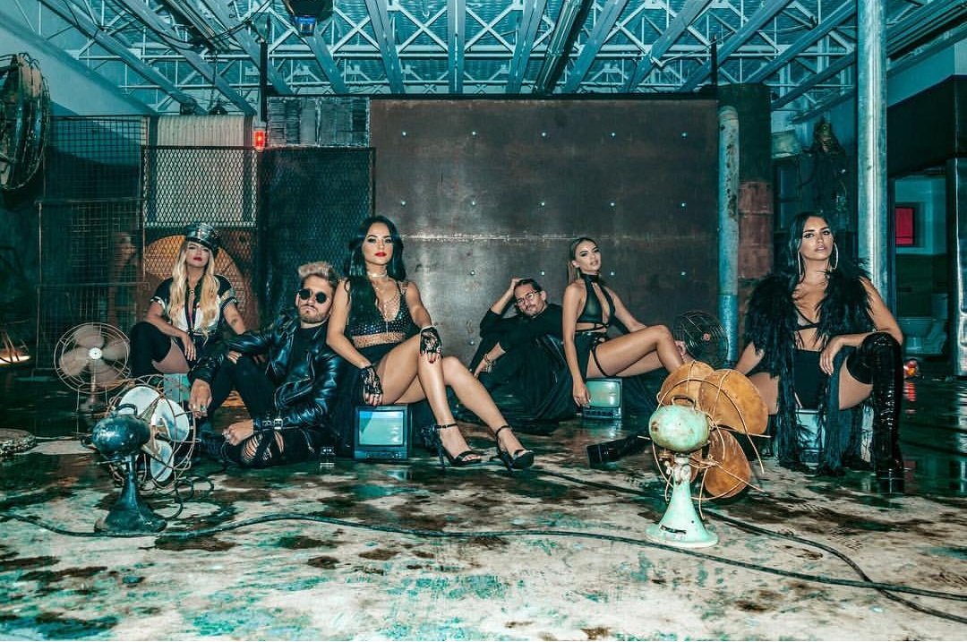 Rating100's tweet photo. PRÓXIMO VIERNES 🎶> @laliespos formará parte del remix de #MiMala de @MauYRicky junto a @iambeckyg @KarolGmusic y @lesliegrace! 🔥🔝💥 #MiMalaRemix https://t.co/86f5Up7SSa