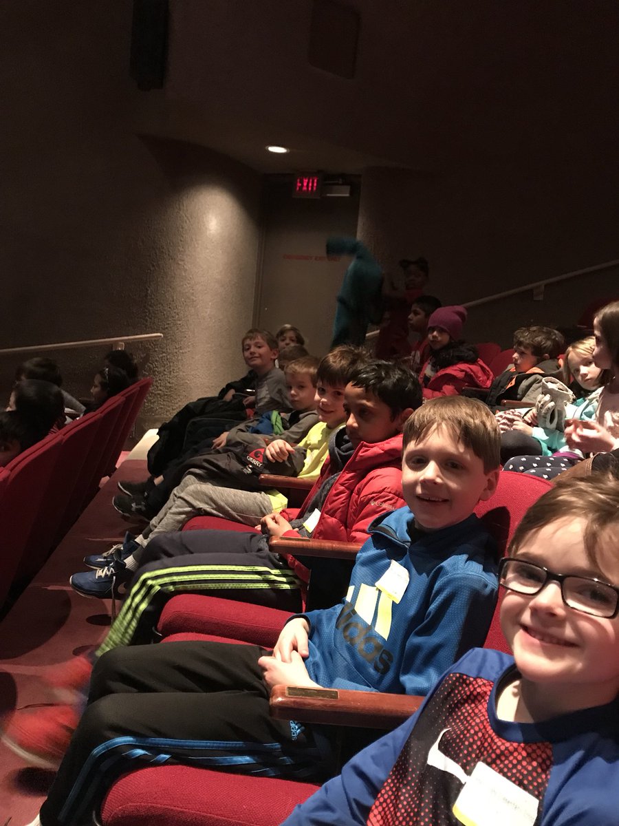 MsFalkowskiKL1's tweet image. Children’s Theater field trip!