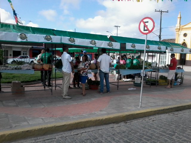 edusanharo's tweet photo. Foi sucesso a Feira da Agricultura Familiar em Sanharó

Gratidão é a palavra que expressa o nosso sentimento e de todos que fazem a a Feira da Agricultura Familiar. Hoje tivemos a alegria de acolher o novo Pároco Marcílio Dimas que saudou todos os feirantes. https://t.co/xYrJAdK8yz
