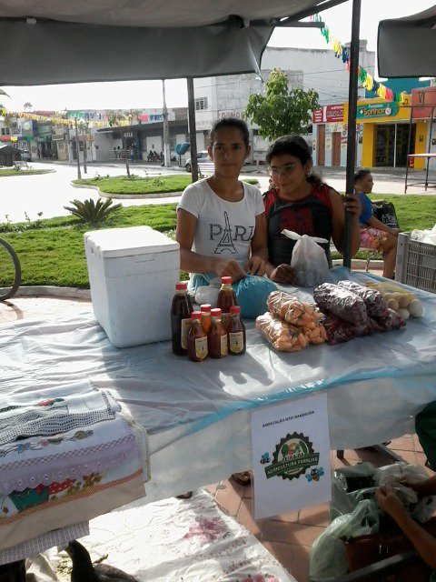 edusanharo's tweet photo. Foi sucesso a Feira da Agricultura Familiar em Sanharó

Gratidão é a palavra que expressa o nosso sentimento e de todos que fazem a a Feira da Agricultura Familiar. Hoje tivemos a alegria de acolher o novo Pároco Marcílio Dimas que saudou todos os feirantes. https://t.co/xYrJAdK8yz