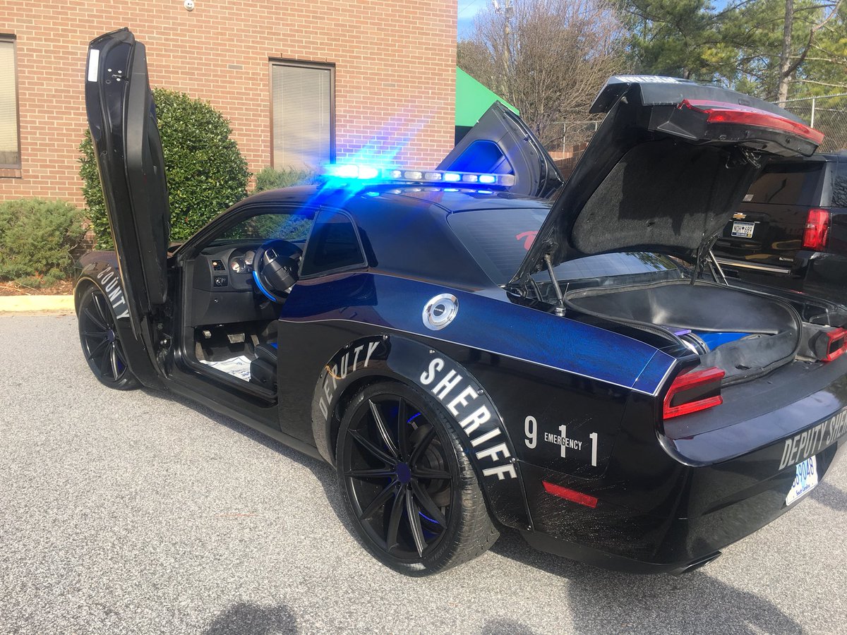 Check it out! The latest addition to the #RCSD fleet 🚔 

Sheriff Lott adds D.A.R.E vehicle no. 3 to #RCSD for the purpose of deputies educating youth &amp; the community on safety, drugs, guns, &amp; violence 

All upgrades to the vehicle were financed by drug forfeitures.