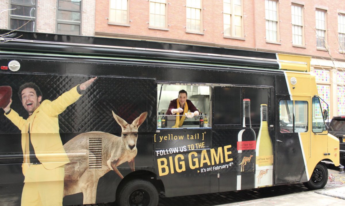 fabnewslive's tweet photo. .@yellowtail_aust Returns to Hawk Wine During @SuperBowl and Deliver Sandwiches to Fans https://t.co/7vdjBgS9A5 @FoodNetwork #Food #Marketing #YellowTailgate https://t.co/k6t6uIxmvY