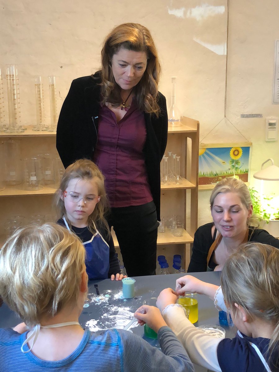 I dag hadde vi hyggelig besøk av @NHOkristin i Espiras Pi-park. #realfag #barnehage <a href="/NHO_no/">NHO</a> <a href="/Abelia_NHO/">Abelia</a>