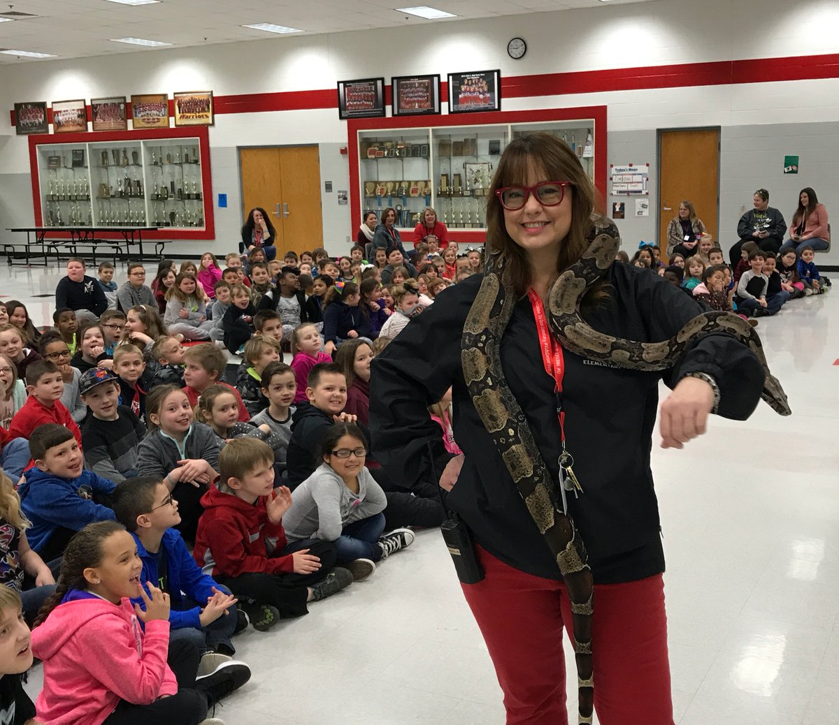 DianaLRea's tweet photo. Just another day at school! @ilprincipals https://t.co/76R0TIvJ7H