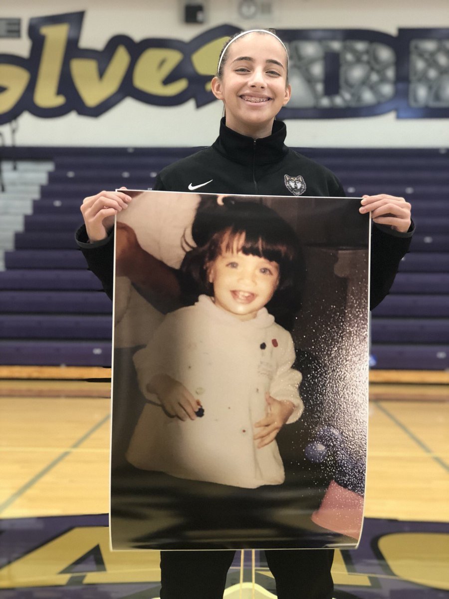 Nina_Garcia33's tweet photo. Senior Night was a success! #PupsToWolves 🐺🏀 https://t.co/h9puSEbap8