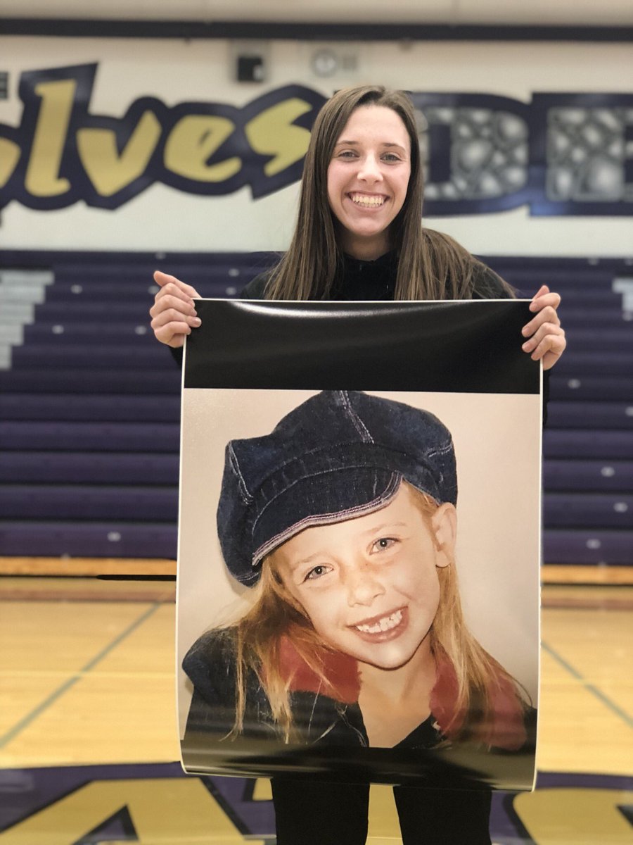 Nina_Garcia33's tweet photo. Senior Night was a success! #PupsToWolves 🐺🏀 https://t.co/h9puSEbap8