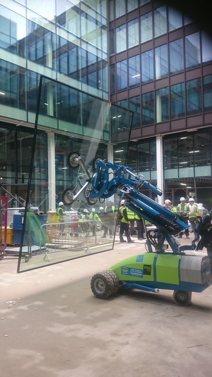 VallaCranes's tweet photo. Check out the New Winlet 1000 carrying 860kg load. What more needs to be said!! @winletglass @HirdyLifting #lift #glassinstallers Specs available at https://t.co/wJcBEsZHZK https://t.co/fJbXnQhCNX
