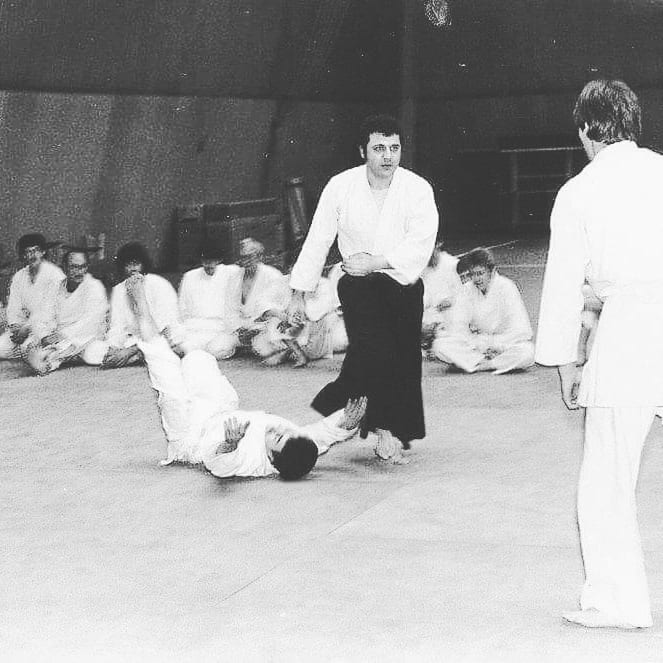 aikidofaoro's tweet photo. 35 years of Wago Dojo ! 🥋🎂🥋
HAPPY BIRTHDAY !   création du club en Février 1983. 👏

#wagodojo #aikido #faoro #patrickfaoro #boxing #aito #martialsarts #academiepaturel #robertpaturel #stevenseagal #stevenseagalaikido #arras #lille #douai #corbehem https://t.co/oiN40IfKwf