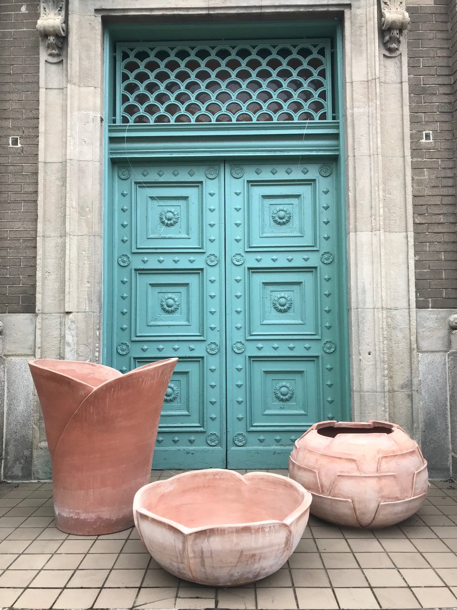 TCLFdotORG's tweet photo. Three elegant @SeibertnRice terra cotta planters prominently displayed at the entrance of landscape architecture firm @OehmevanSweden - more on these planters &amp; others here: https://t.co/axZec5X0pN https://t.co/L7BFeQORgJ