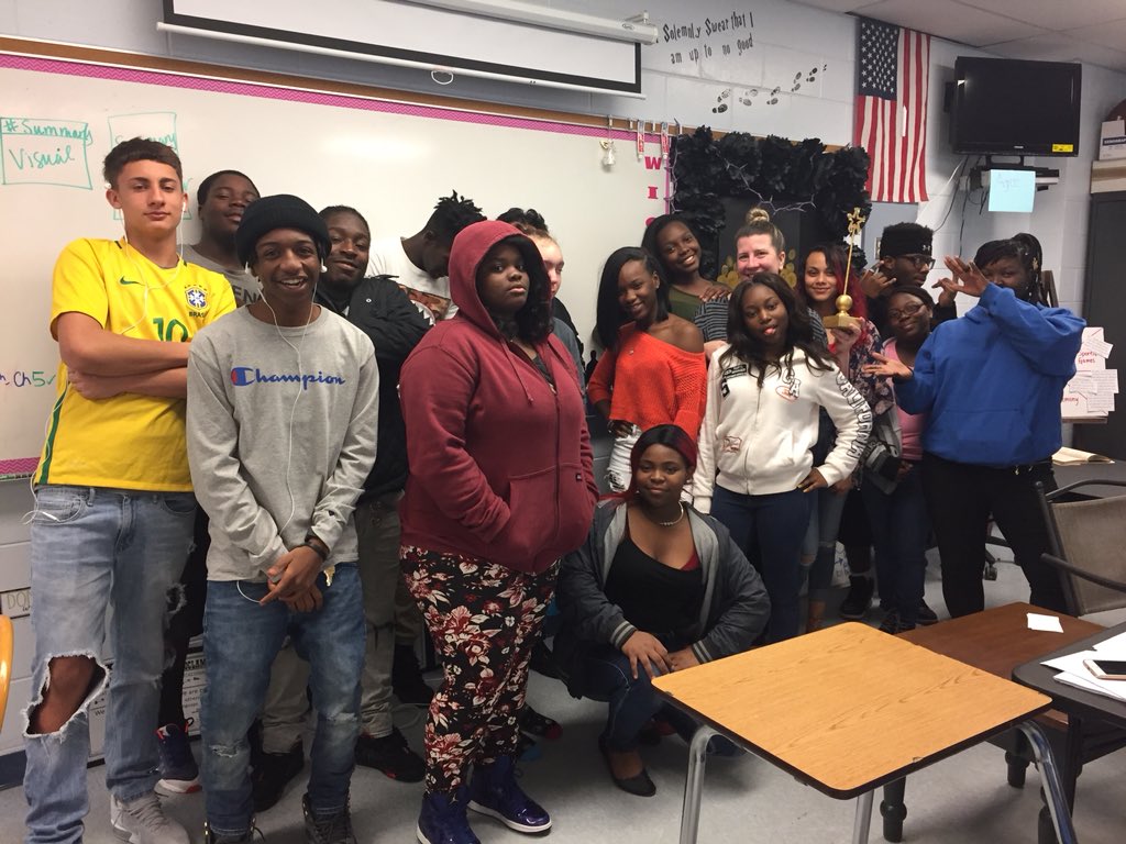 ARMWOODHSAVID's tweet photo. English teacher Mrs. Ramos is our #WICORWizard of the Month! Congrats! 🎉 #ThisisAVID #summerinstitutepaysoff @Armwood_HS @HCPS_AVID https://t.co/p7fdownvCC