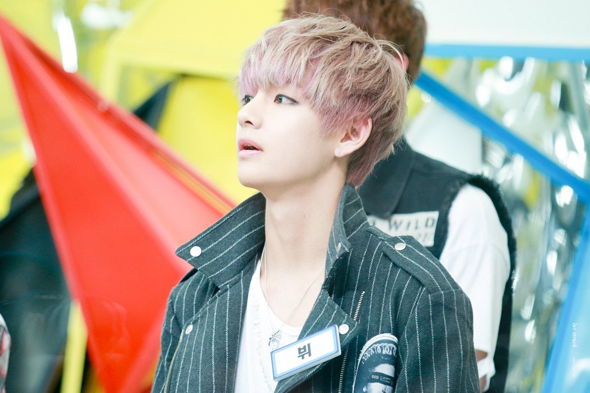 taehyungpics's tweet photo. https://t.co/9aiIWxsDnx