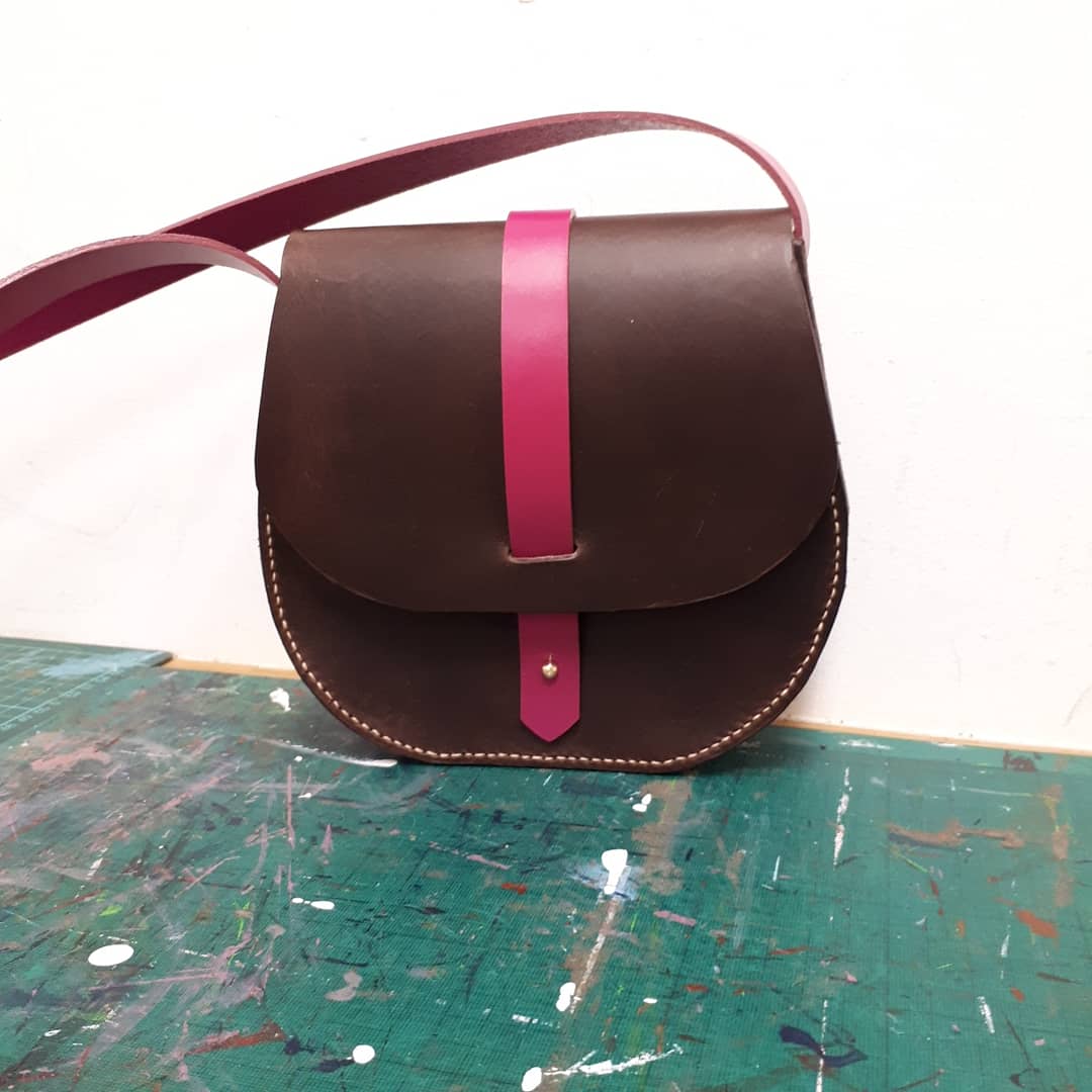 WBHandmade's tweet photo. Great one day saddle bag workshop today with a lovely bunch of ladies who all made amazing bags, each one looks so different with the different colour choices https://t.co/vGjqMCyAu6
