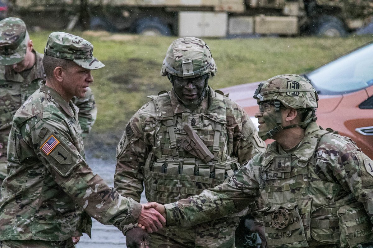 DaggerBDE's tweet photo. #Daggers got a visit from @FORSCOM, Command Sgt. Maj. Michael Grinston. He was the CSM of the #BigRedOne, @FightingFirst at one time. He's move up a couple levels since then. #DaggerBDE CSMs gave him a tour of training & troops @USAGBavariaGraf, Germany. @USArmyEurope, @7thATC https://t.co/vZ9SrFoU4q