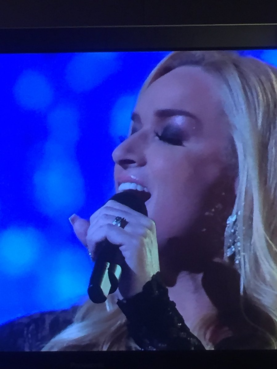 The best, no doubt!!! Kippenvel.... <a href="/Samantsteenwijk/">Samantha Steenwijk</a> 💜 #TVOHLIVE