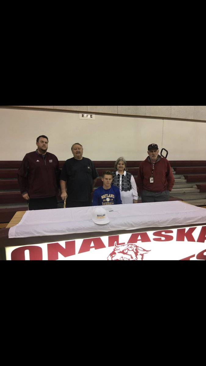 EthanBlack22's tweet photo. Thankful for my friends, family and coaches and everyone who was there along the way of my baseball career. Big thank you to the man up stairs without him none of this is possible🙏🏻
#officiallySigned #GoPioneers https://t.co/iuIeDI7mfE