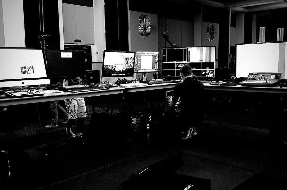 osistudios's tweet image. There are 2⃣ ways you can watch @UCF_CAB Mr. UCF 2018:

👉 In-person at 8 PM in Pegasus Ballroom.
👉 OR via live-stream at youtu.be/QWbKlANBwxc  

S/O to @OSIProductions for setting up the stream! You guys rock 🤟